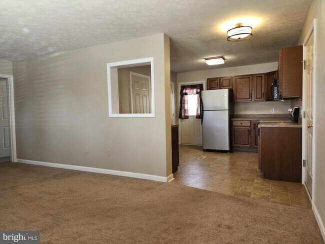 Foto del edificio - 739 Stouffer Ave