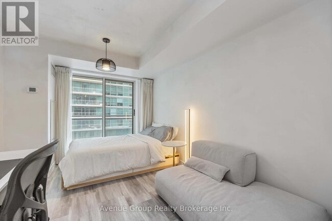 Building Photo - 50 Lynn Williams St