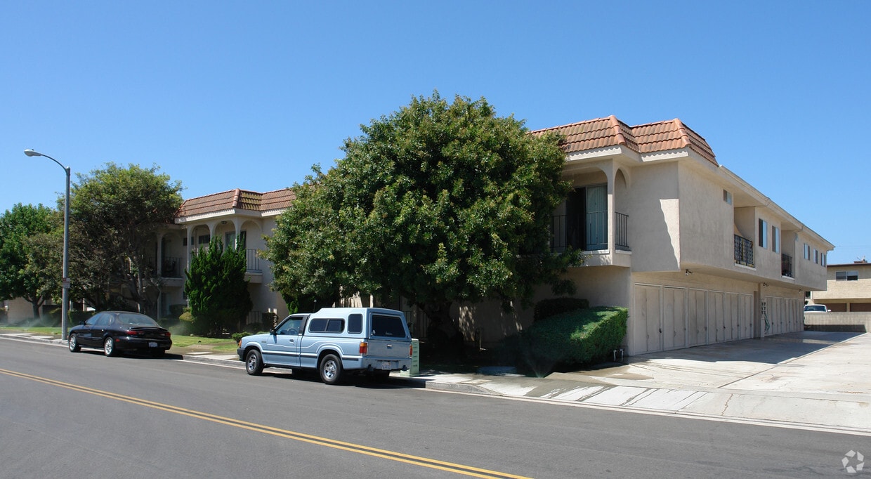Building Photo - 16941 Green St