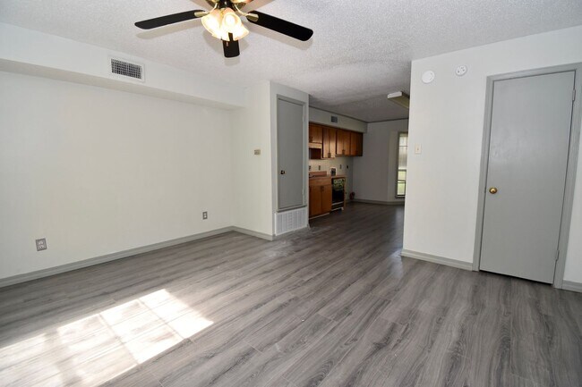 Foto del edificio - 337/339 S. Maple St.