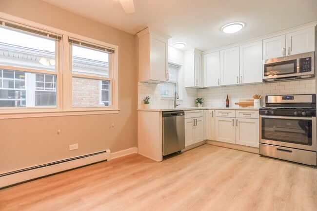 Foto del edificio - 8614 W Berwyn Ave