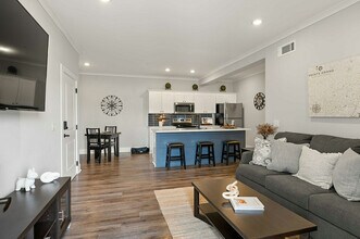 Building Photo - Pointe Grand Dawsonville