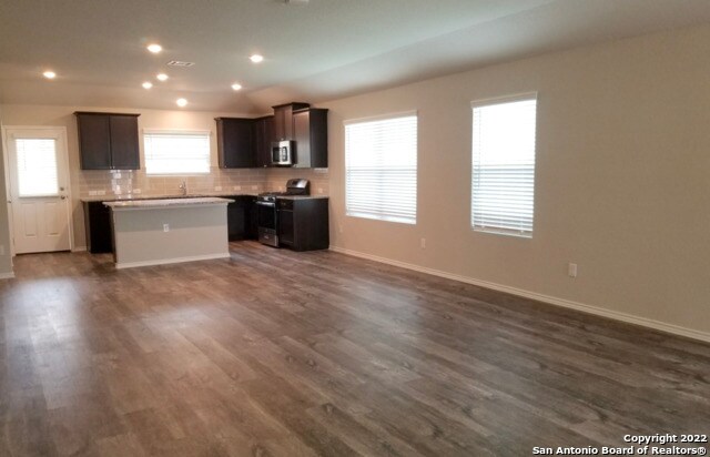 Building Photo - 10403 Midsummer Meadow