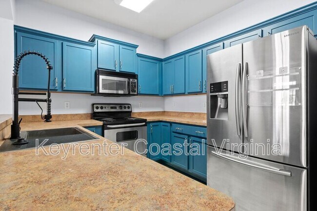 Building Photo - 1405 Broad Water Arch