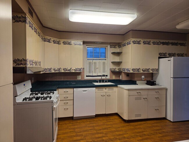 Foto del edificio - Beautiful 3-bedroom house available now