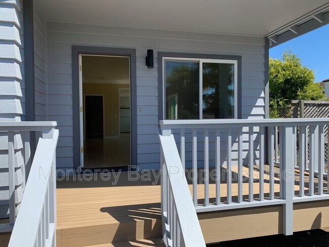 Foto del edificio - 1715 Matthews Ln