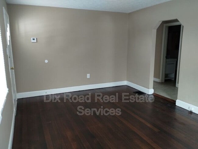 Building Photo - 1724 Parkamo Ave