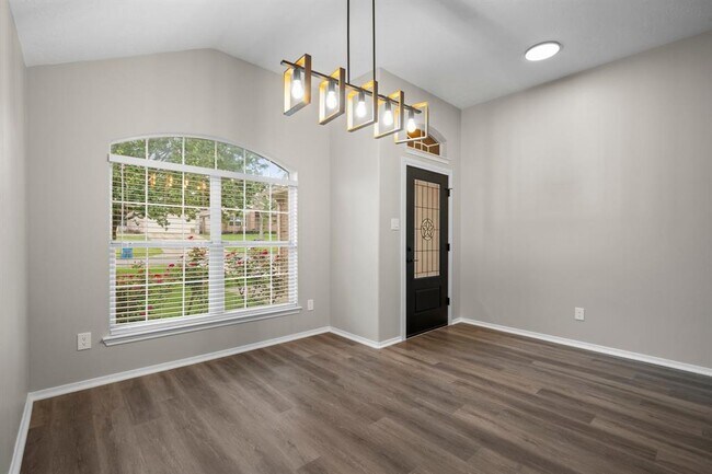 Building Photo - 18464 Sunrise Oaks Ct