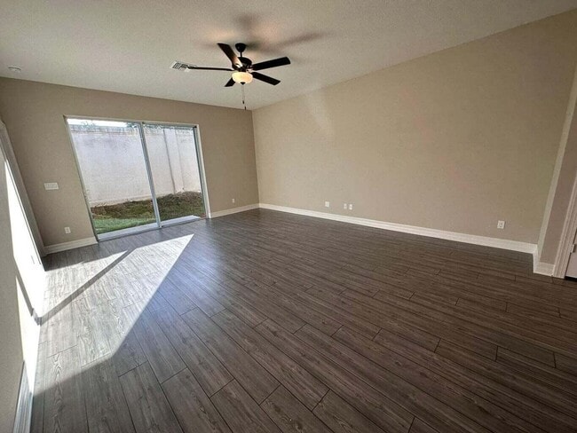 Foto del edificio - 1726 Party Pl