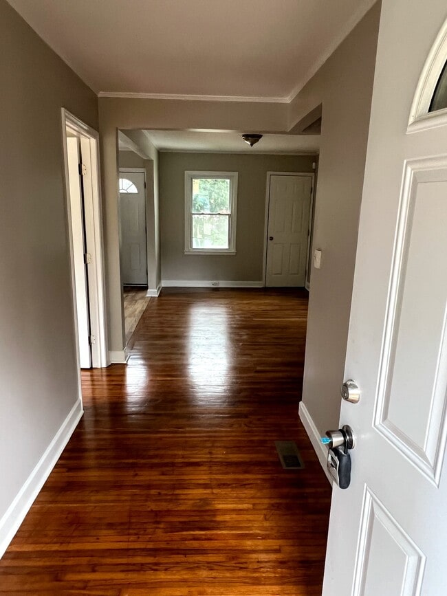 Building Photo - 1835 West Blvd