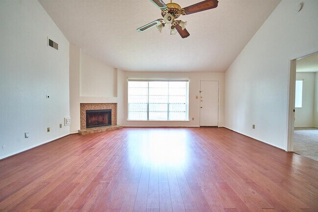 Foto del edificio - 17006 Summer Dawn Pl