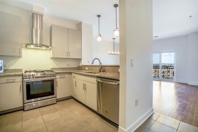 Building Photo - 172 Culver Ave