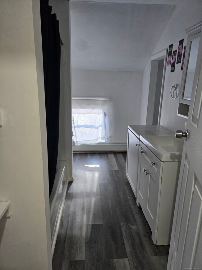 Building Photo - 183 High St