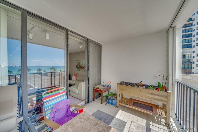Building Photo - 2401 S Ocean Dr