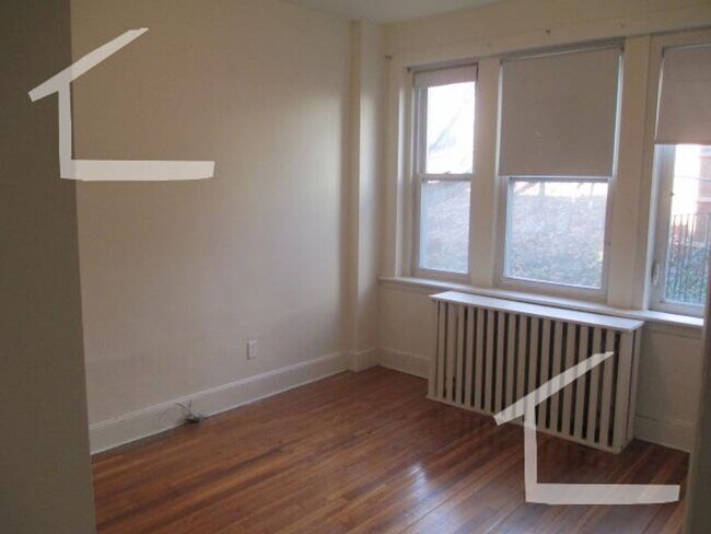 Building Photo - Ho Brokers Fee, No Security Deposit, Heat ...