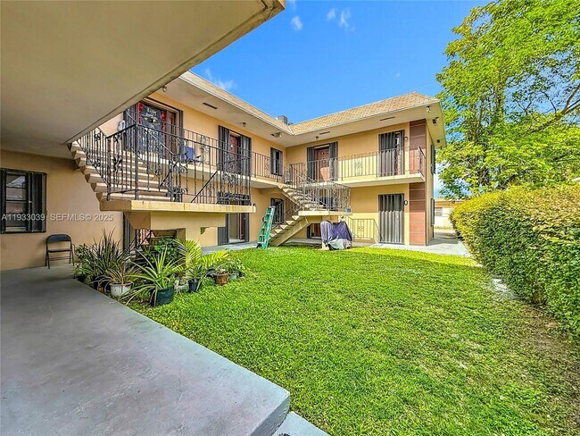 Foto del edificio - 2335 NE 172nd St