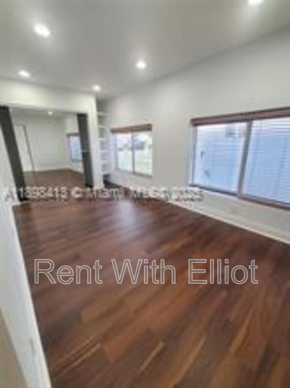 Foto del edificio - 2407 Scott St