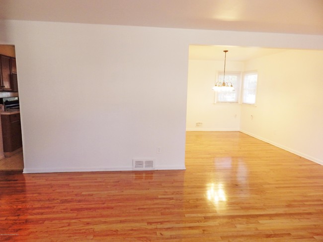 Foto del edificio - 3716 River Rd