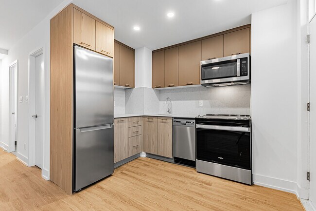 Building Photo - 135 Tyndall Ave