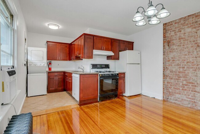 Building Photo - 288 Claremont Ave