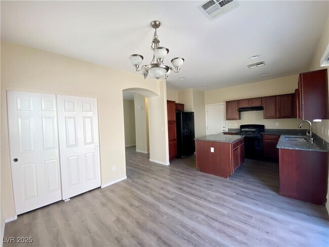 Building Photo - 134 Duxford Ave