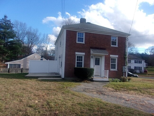 Building Photo - 7 Hemlock Rd