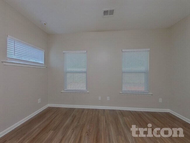 Foto del edificio - 250 Harvest Glen Ln