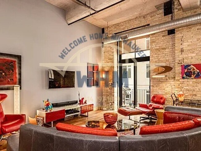 Foto del edificio - 239 E Chicago St