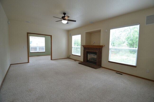 Building Photo - Indigo Ranch 5 Bedroom w/AC!