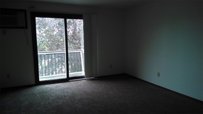 Building Photo - 640 Fox Knoll Dr