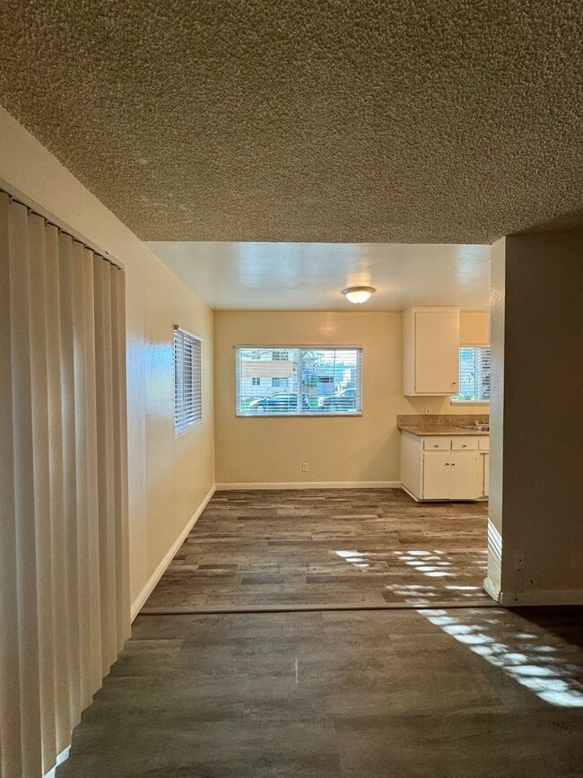 Building Photo - 2212 San Anseline Ave