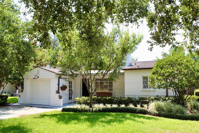 Building Photo - 1574 Cavendish Road