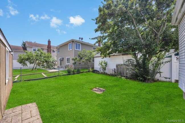 Foto del edificio - 10 Dorothy Ct