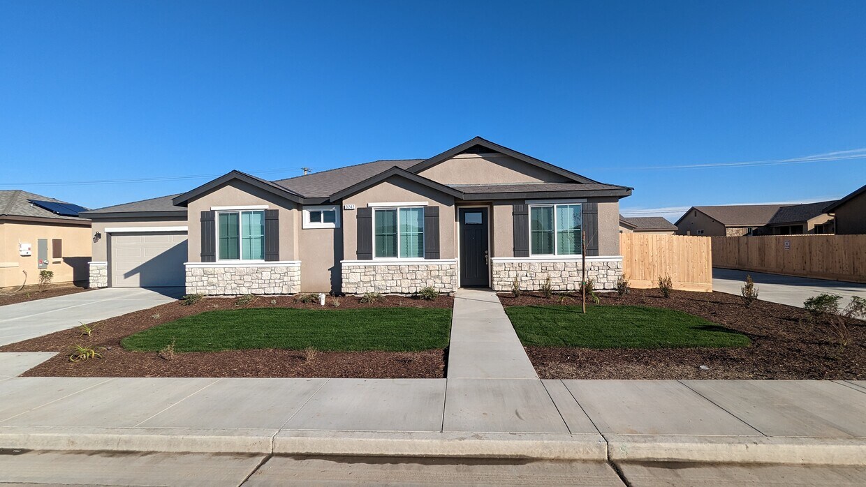 3242 Seymour St, Tulare, CA 93274 House Rental in Tulare, CA