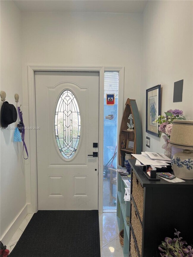 Foto del edificio - 8320 SW 12th St