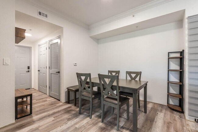 Foto del edificio - Listing 7