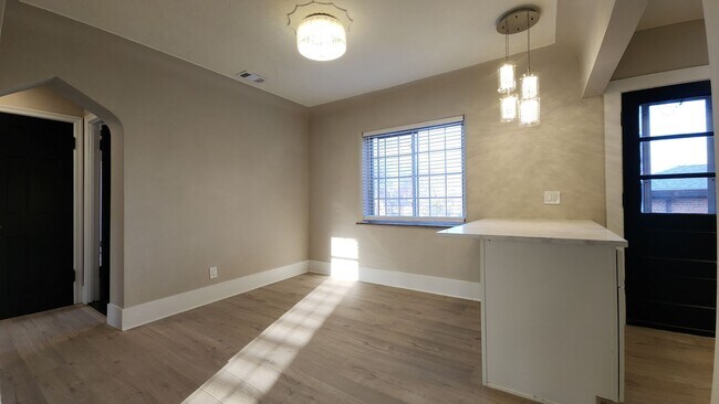 Foto del edificio - 5838 Nottingham Ave