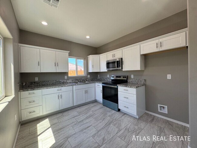 Building Photo - 1337 W El Caminito Pl