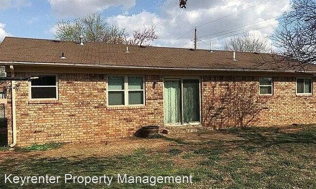 Building Photo - 3 br, 1 bath House - 4822 S Spruce Dr