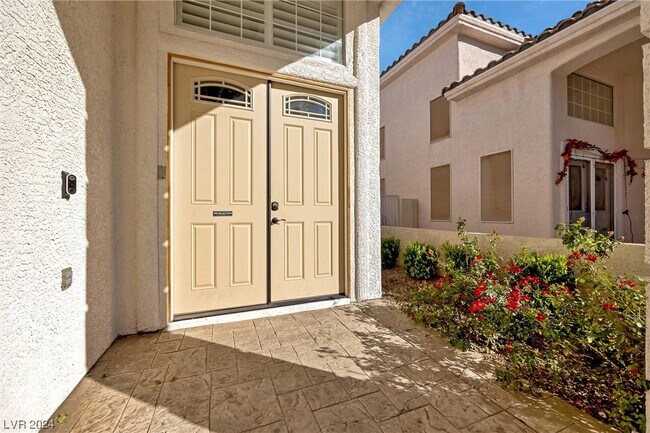 Building Photo - 830 Cavaison Ave