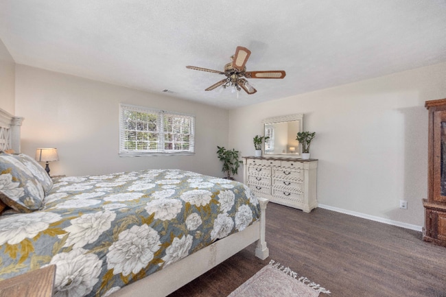 Building Photo - 99 Southview Dr