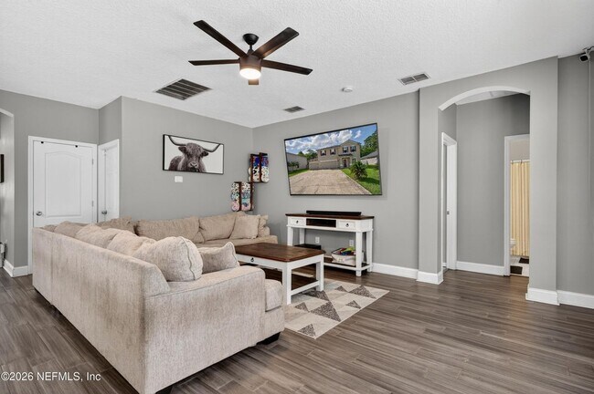 Foto del edificio - 2038 Creekmont Dr