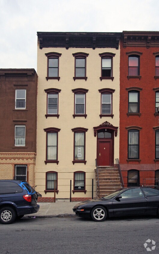 Primary Photo - 29 Vanderbilt Ave