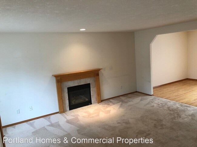 Building Photo - 4 br, 2.5 bath House - 6340 SE 90th Ave.