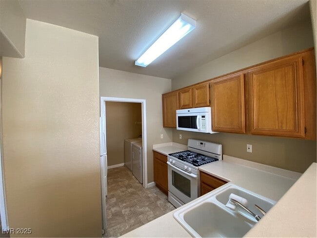 Building Photo - 7111 S Durango Dr