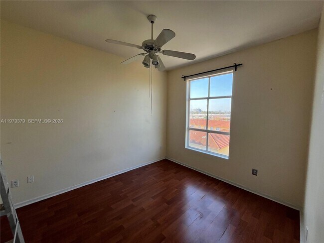 Foto del edificio - 7420 W 20th Ave