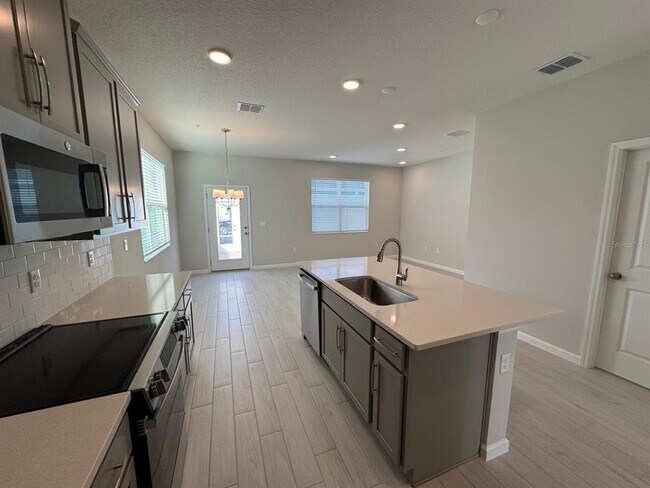 Building Photo - 342 Lady Palm St