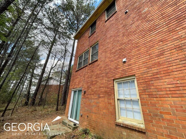 Building Photo - 3531 Southgate Way SE