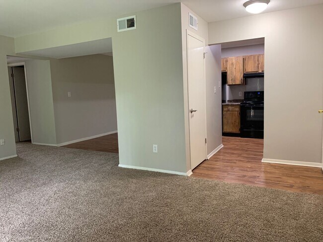 Foto del edificio - Spacious 2-Bedroom Apartment for Rent in C...