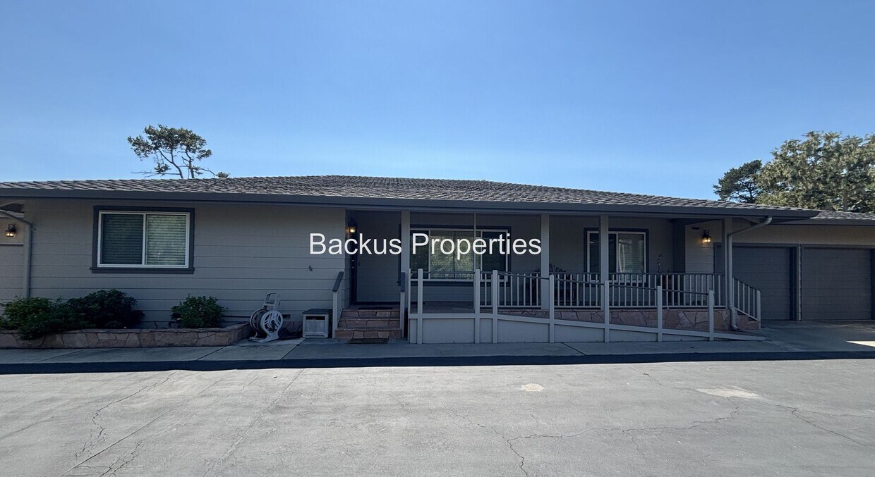 Foto principal - Beautiful home in the Heart of Monterey